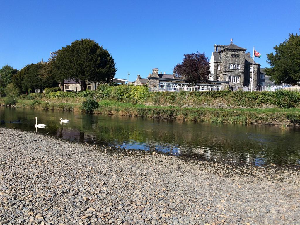 The Eagles Hotel Llanrwst Ngoại thất bức ảnh
